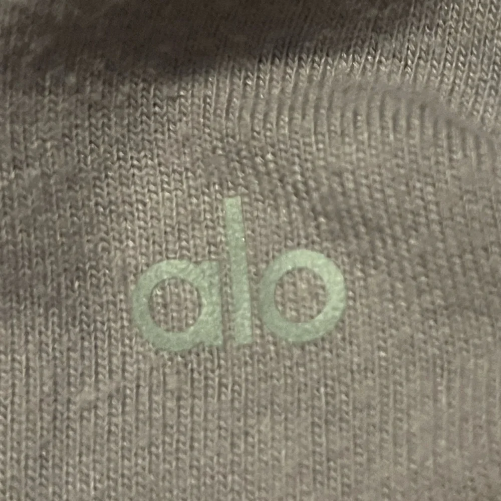 🧘🏽‍♀️VGUC Alo Yoga Glimpse Long Sleeve Top in Lavender (?) - Sz Medium
